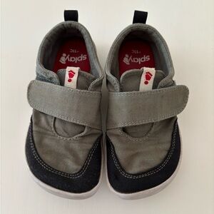 Splay barefoot shoes